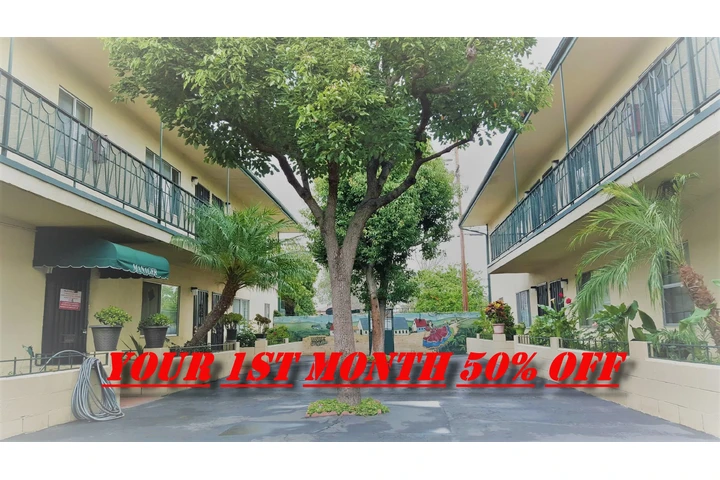 $1799 : 2BED - Santa Fe Apartments LB! image 10