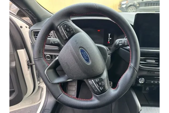 $22070 : Ford Escape 2024 ST-Line 4dr image 10