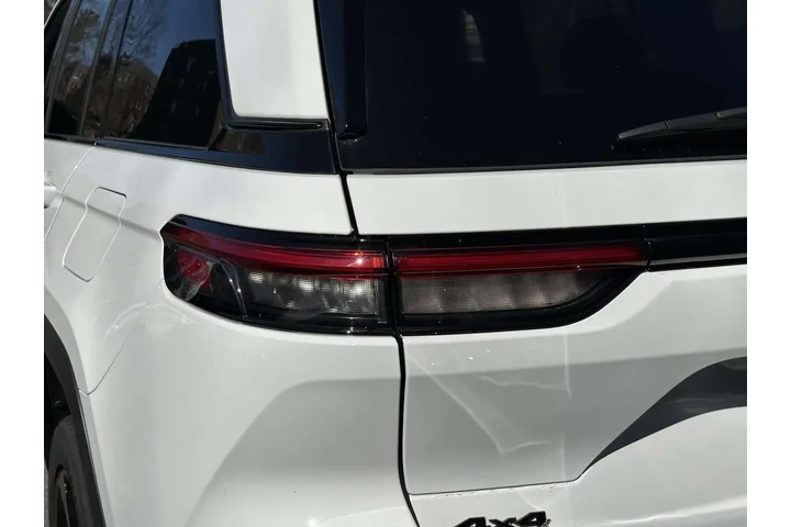 $29985 : Jeep Grand Cherokee 2023 4x4 image 8