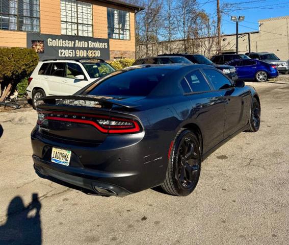 $6900 : 2015 Charger SE image 9