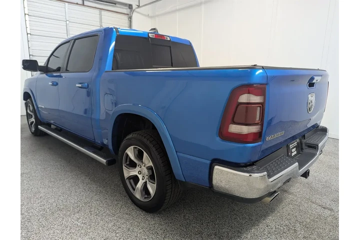 $31997 : Ram 1500 2021 4x2 Laramie 4d image 4