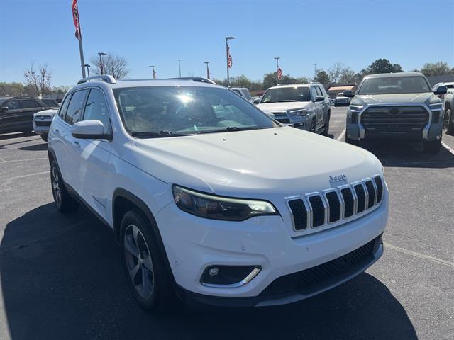 $19890 : PRE-OWNED 2019 JEEP CHEROKEE image 1