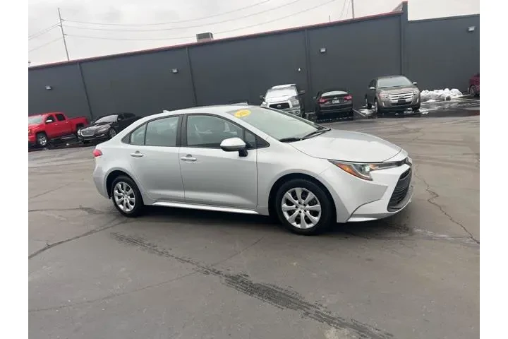 $19988 : Toyota Corolla 2024 LE 4dr S image 2