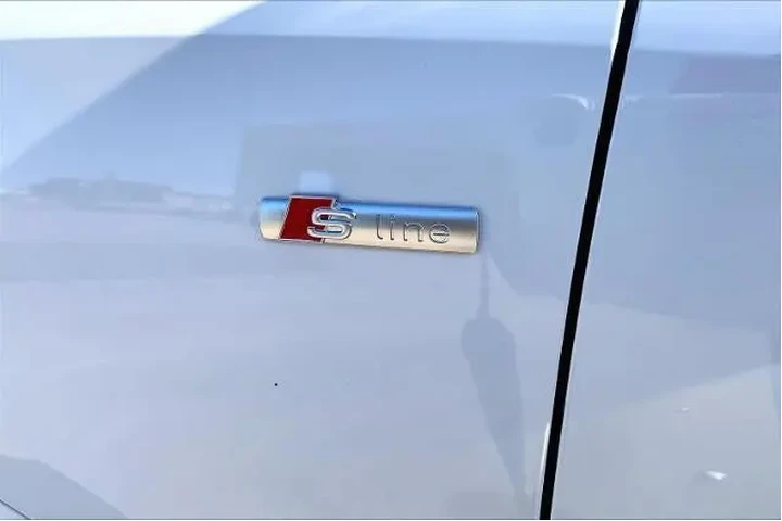 $25024 : Audi Q3 2022 AWD quattro S l image 9