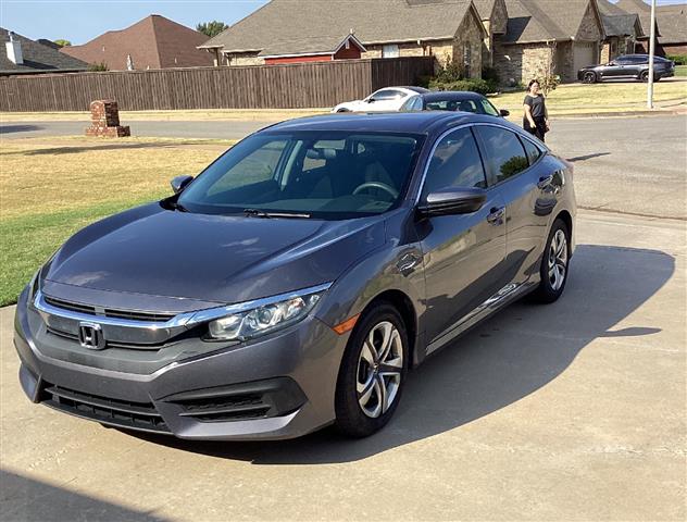 $8700 : 2016 Honda civic LX image 3