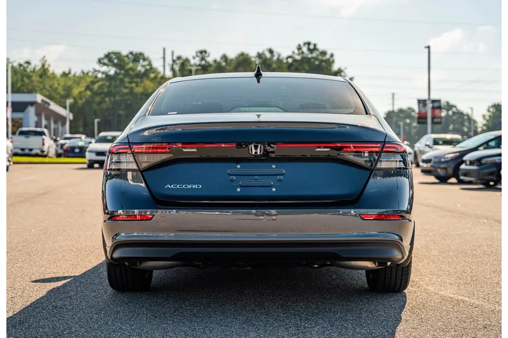 $30556 : Honda Accord 2025 SE 4dr Sed image 6