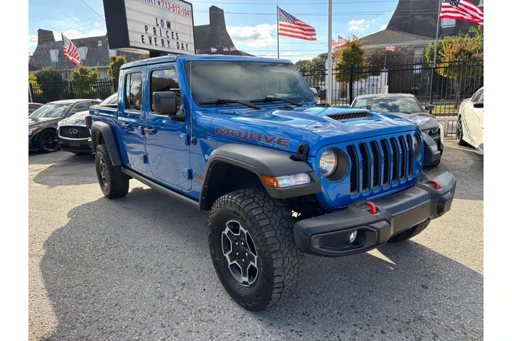 2023 Gladiator Mojave 4x4 image 3