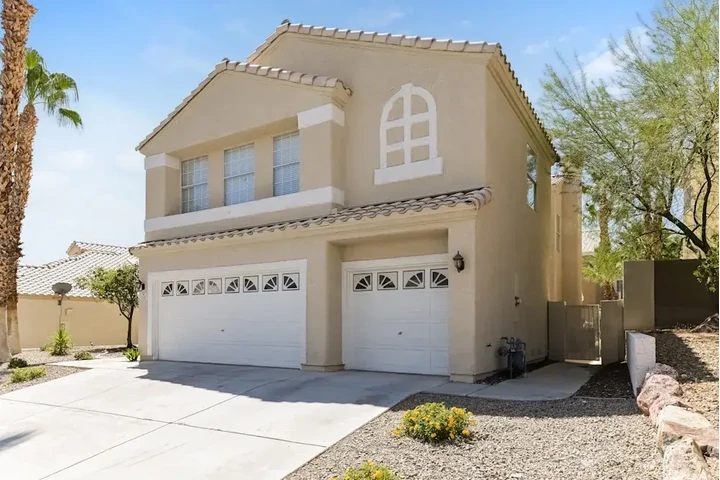 $1680 : 5Bedroom And 3Bathroom image 2