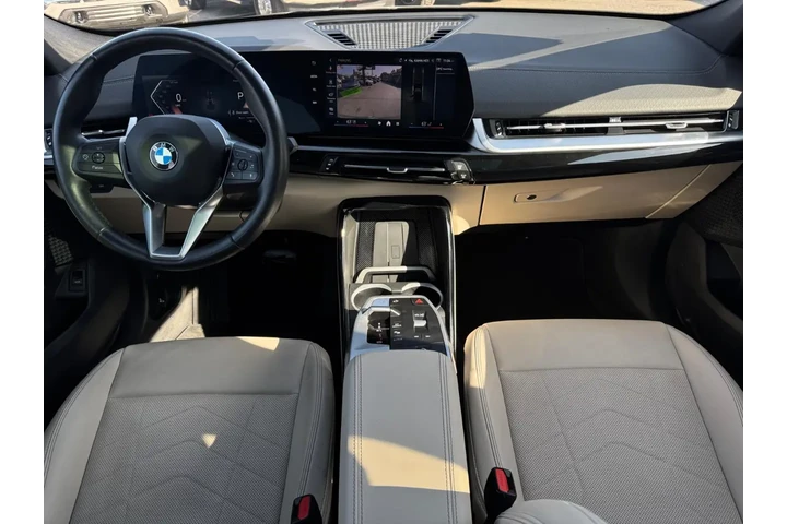 2025 BMW X2 xDrive28i image 8