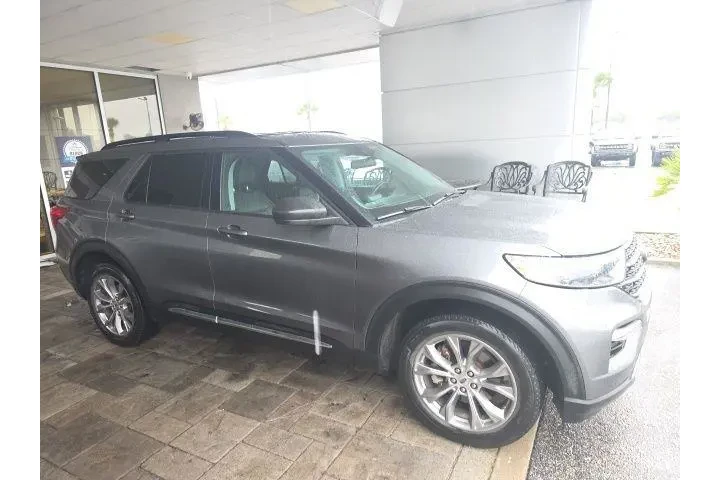 $28390 : Ford Explorer 2022 AWD XLT 4 image 2