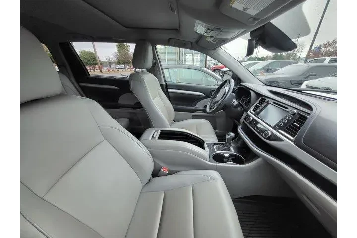 $27162 : Toyota Highlander 2019 AWD X image 8