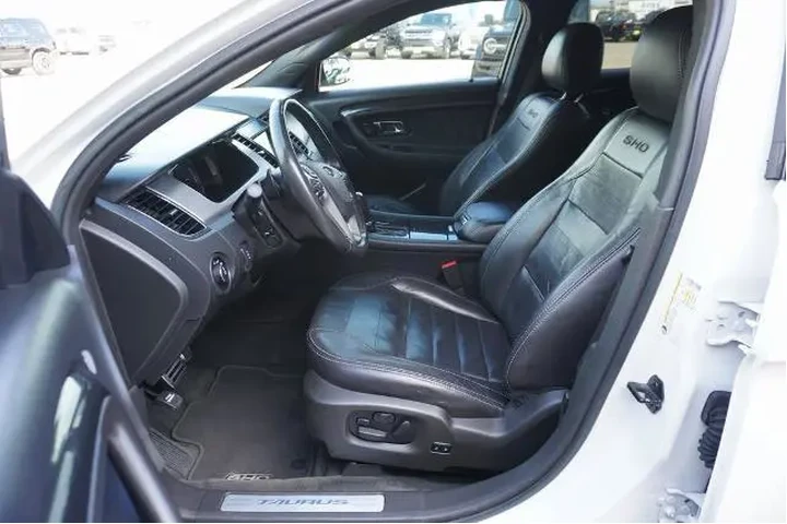 $19988 : Ford Taurus 2016 AWD SHO 4dr image 7