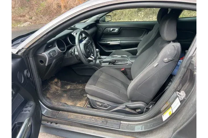 $18990 : Ford Mustang 2019 EcoBoost 2 image 9