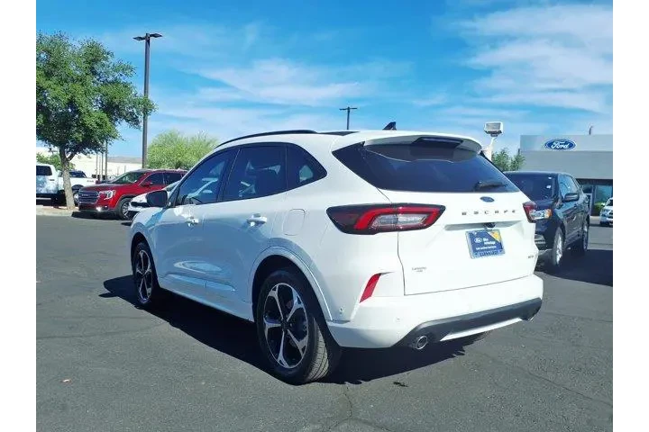 $29112 : Ford Escape 2024 AWD ST-Line image 4