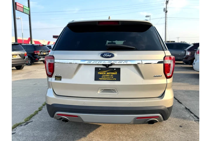 $8999 : 2017 Explorer XLT 4WD image 9