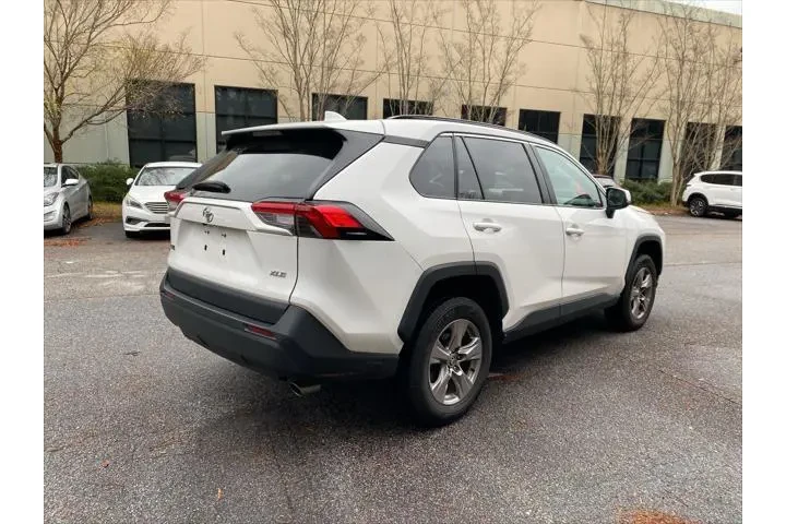 $24920 : Toyota RAV4 2023 XLE 4dr SUV image 6