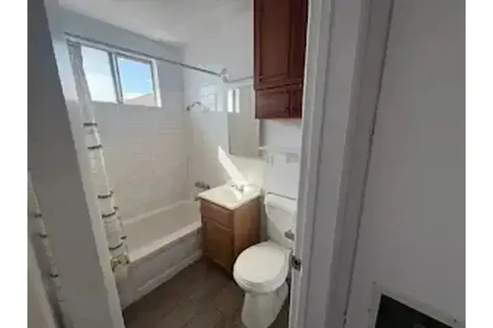 $2200 : LYNWOOD APARTAMENTO image 1