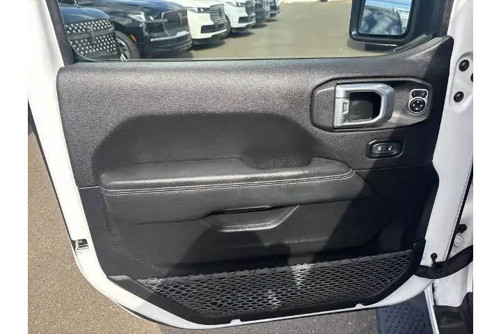 $29890 : Jeep Wrangler Unlimited 2022 image 10