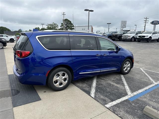 $35999 : 2020 Pacifica Hybrid Touring image 7