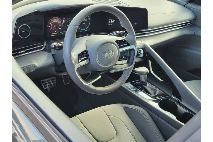 $22900 : Hyundai ELANTRA Hybrid 2025 image 6