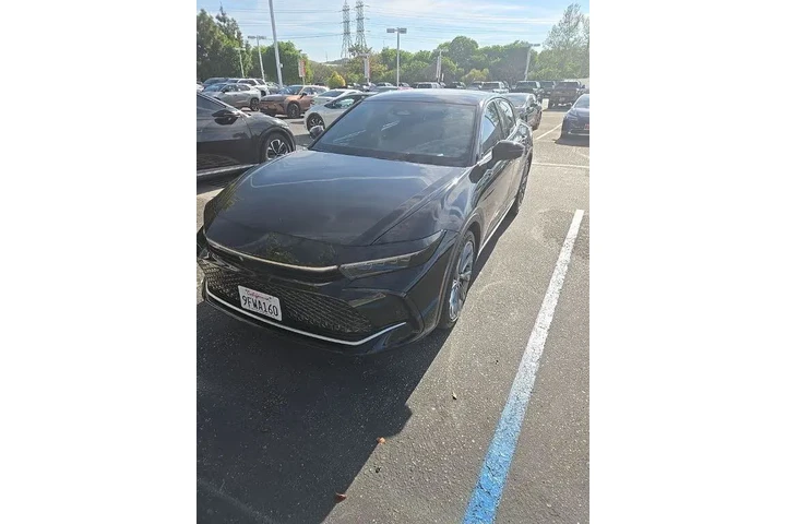 $34870 : Toyota Crown 2023 AWD Limite image 1