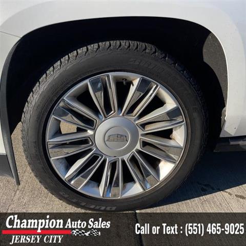 Used 2018 Escalade 4WD 4dr Pl image 9