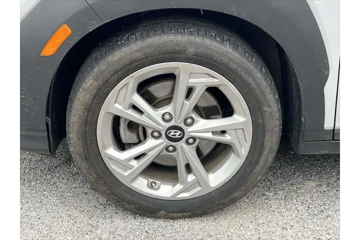 $20995 : Hyundai KONA 2023 AWD SEL 4d image 8