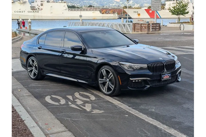 $17988 : 2017 7 Series 740i image 4