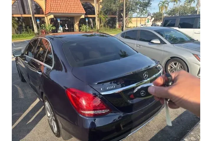 $14000 : Mercedes-Benz C-Class 2016 A image 5