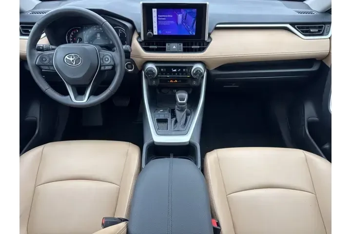 $32991 : Toyota RAV4 2025 XLE Premium image 9