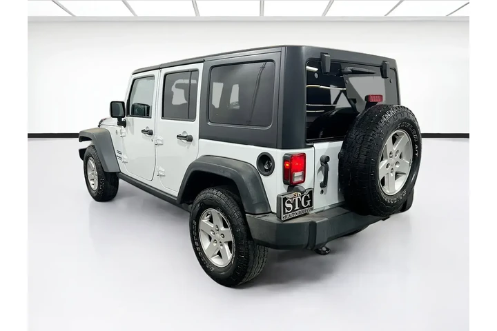 $16288 : Jeep Wrangler Unlimited 2016 image 4