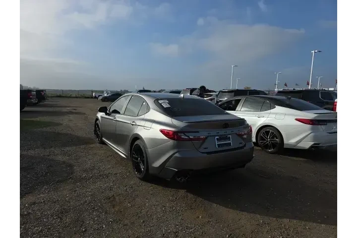 $32800 : Toyota Camry 2025 SE 4dr Sed image 4