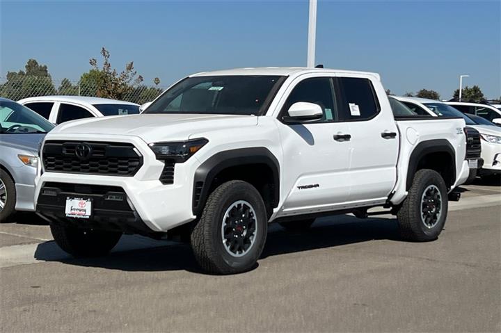 $49915 : New 2024 Tacoma TRD Off Road image 8