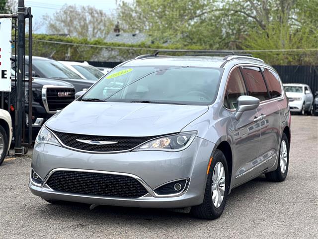 $18999 : 2018 Pacifica image 2