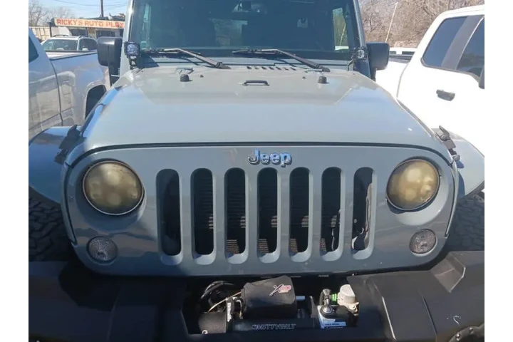 $16900 : 2015 Wrangler Unlimited Sahara image 5