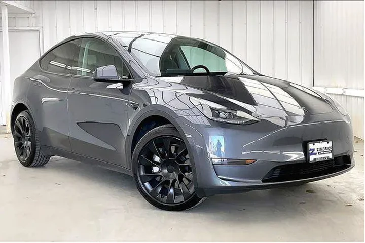 $28490 : Tesla Model Y 2023 AWD Long image 1