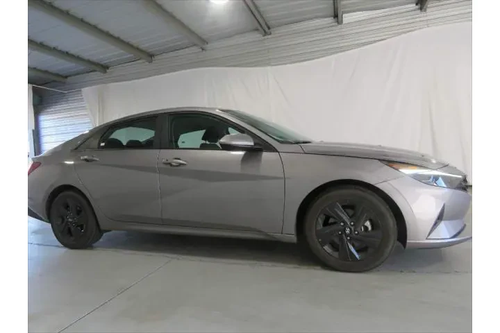 $17997 : Hyundai ELANTRA 2023 SEL 4dr image 7