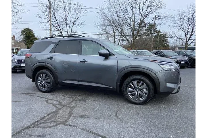 $33050 : Nissan Pathfinder 2025 SV 4d image 3