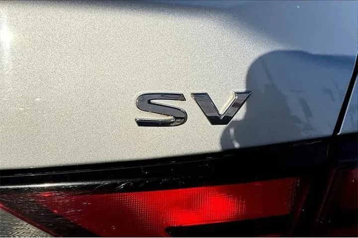 $15998 : Nissan Sentra 2021 SV 4dr Se image 8