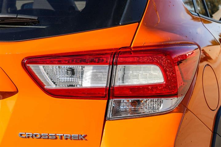 $20130 : Pre-Owned 2018 Subaru Crosstr image 8