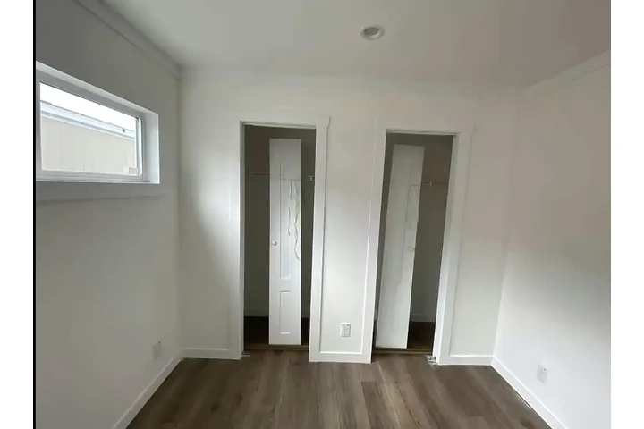 Mobile Home For Sale image 5