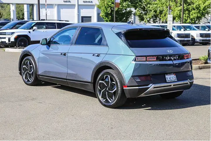$25991 : Hyundai IONIQ 5 2024 SEL 4dr image 2