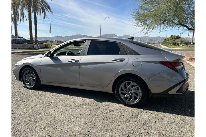 $19990 : Hyundai ELANTRA 2024 SEL 4dr image 6