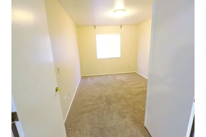 $1300 : Cozy 2-Bedroom and 1-Bathroom image 6