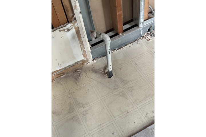 Construction y remodelaciones image 1