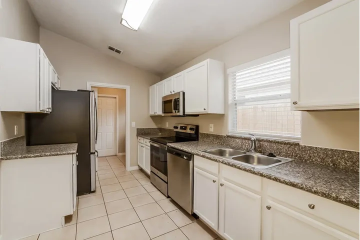 $1000 : Hermoso apartamento de 3 dormi image 1