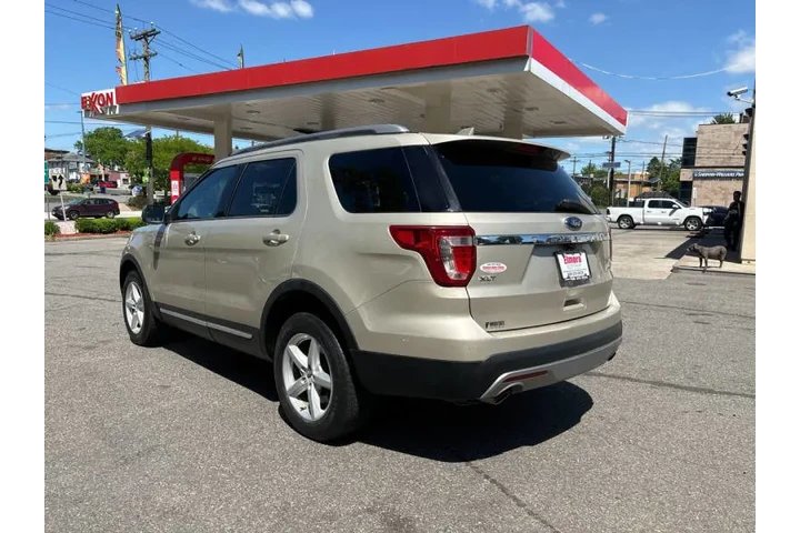 $16999 : 2017 Explorer XLT image 5