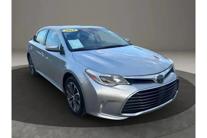 $15900 : 2018 Avalon Limited image 9