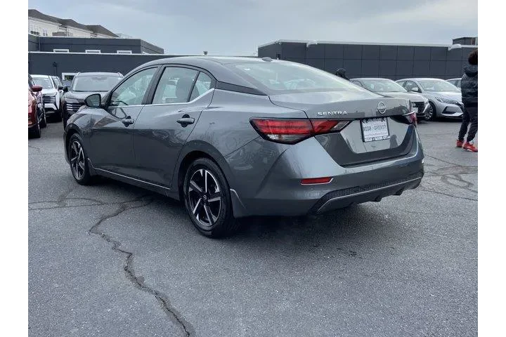 $17950 : Nissan Sentra 2025 SV 4dr Se image 6