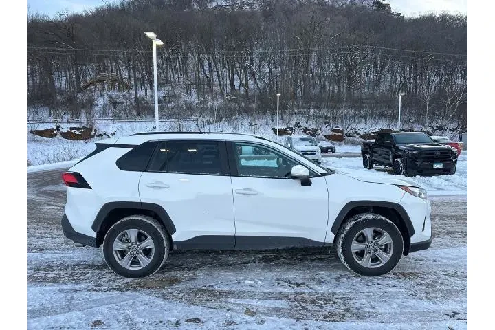 $32509 : Toyota RAV4 2025 AWD XLE 4dr image 7